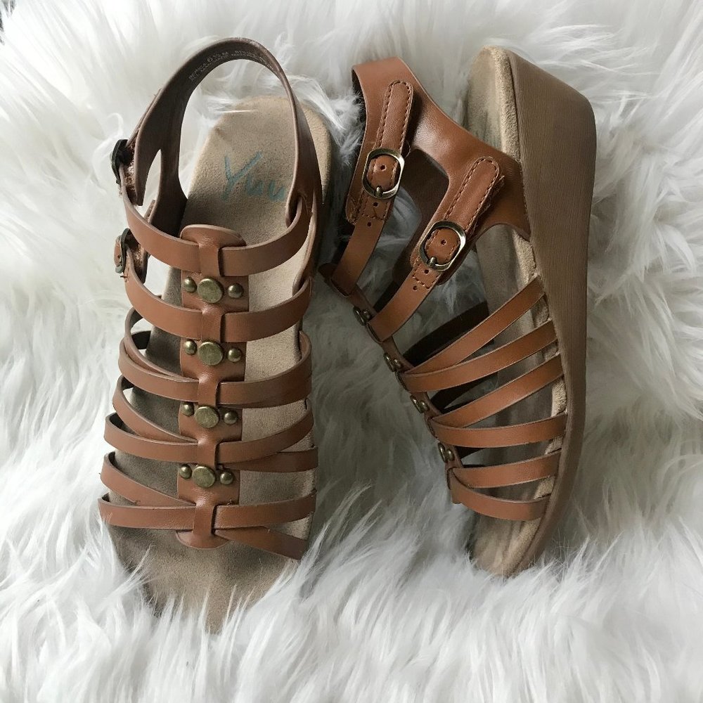 Yuu Wedge Velcro  Sandals